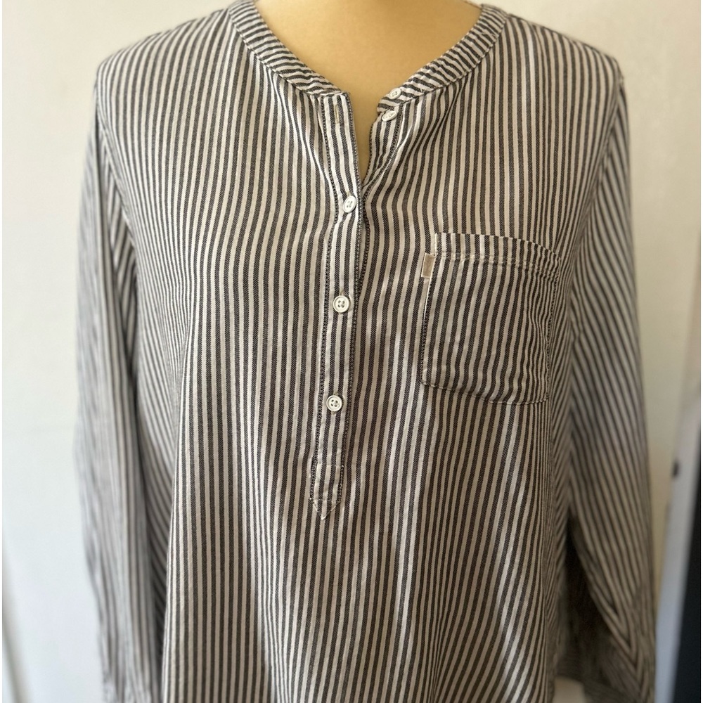 Levis blouse size XL
